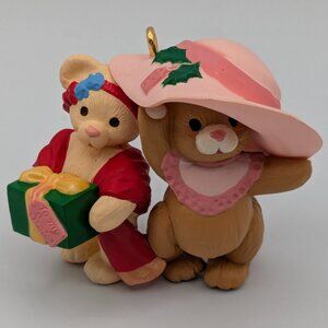 Hallmark Keepsake Sister to Sister 1996, Vintage Christmas Ornament